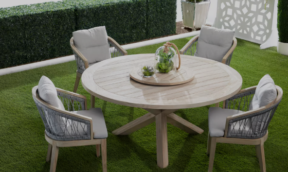 outdoor dining table