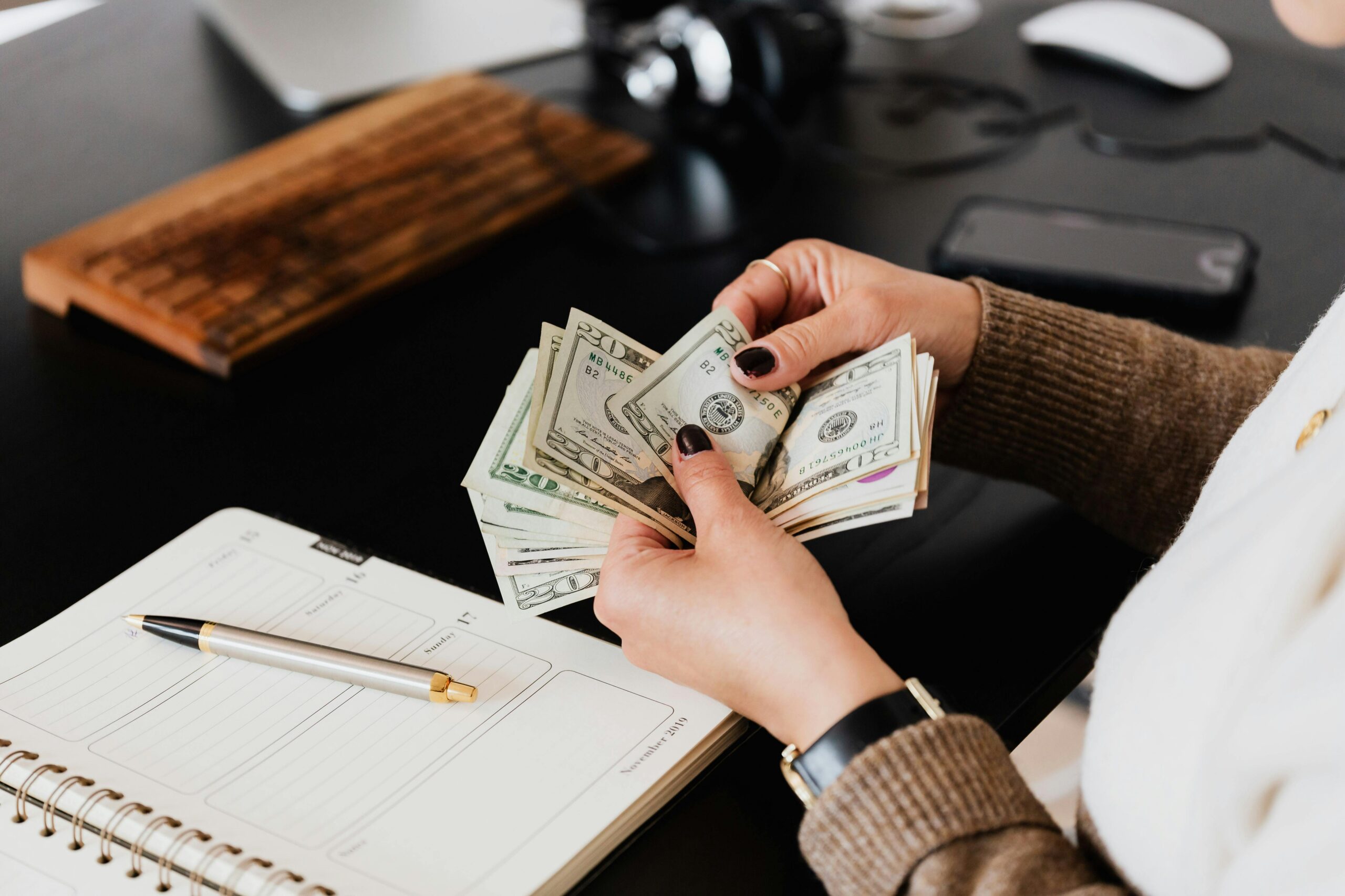 money earn 24​